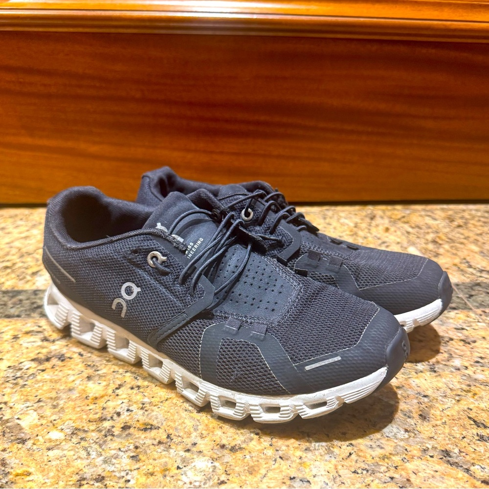 Unisex Black On Running Running Shoes size W7.5